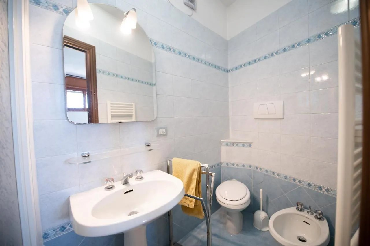 Apartment Appartamenti Francesco E Luisa Peschiera del Garda