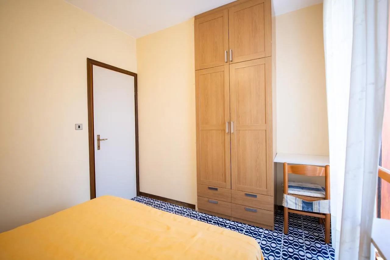 Apartment Appartamenti Francesco E Luisa Peschiera del Garda